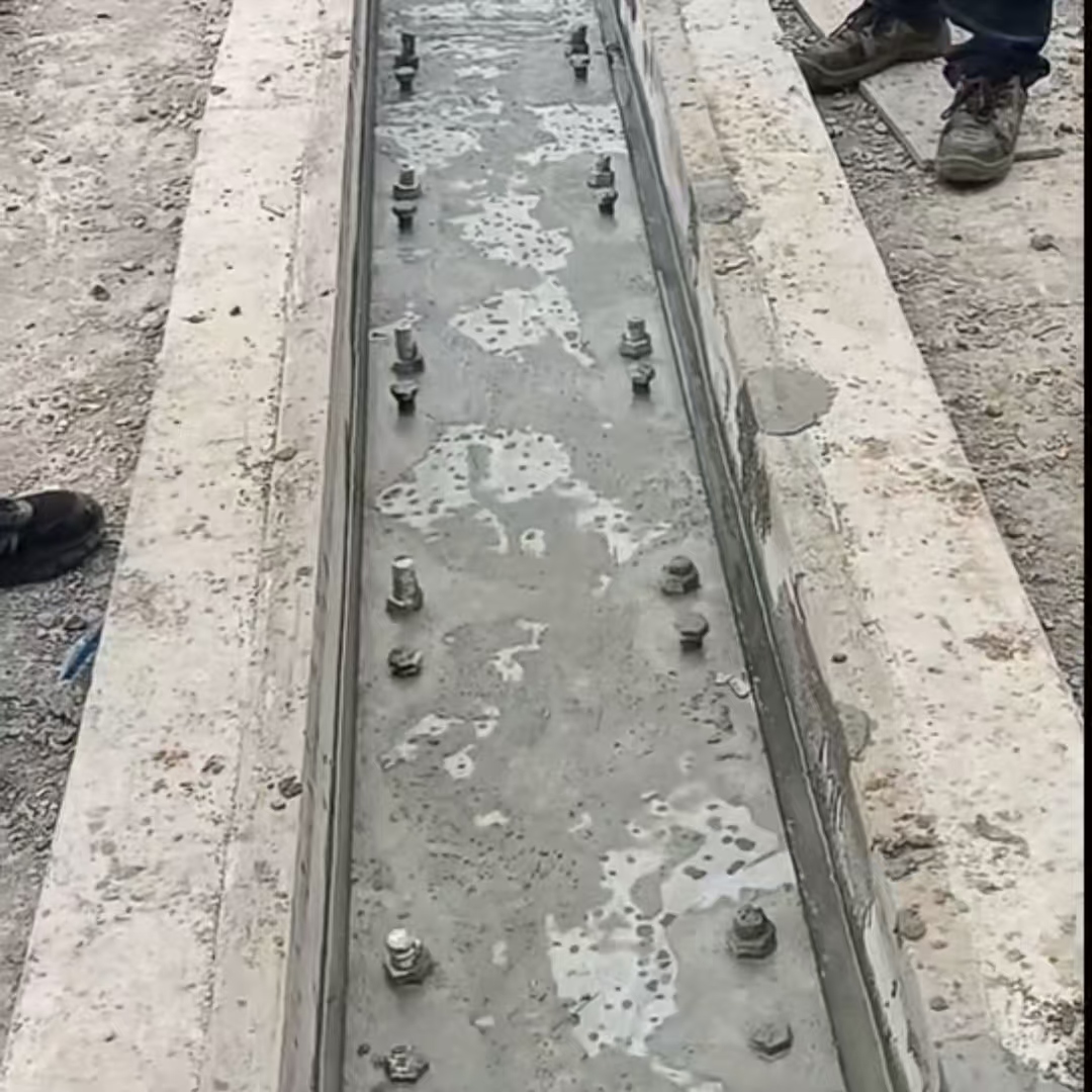 石峰港口码头起重机龙门吊重型机械设备稳固用早强快凝轨道胶泥